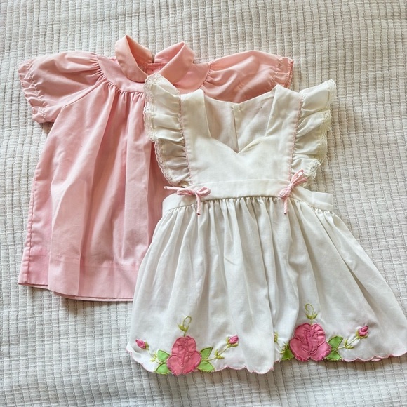 Vintage 80's Baby Girl Smocked Light Pink Dress With Embroidered Floral Apron - Picture 9 of 11